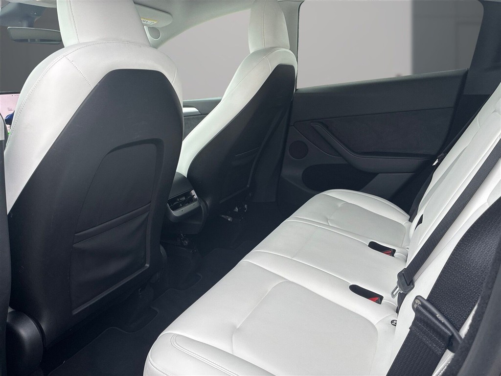 Tesla Model Y EL RWD 299HK 5d Aut. - Image 12