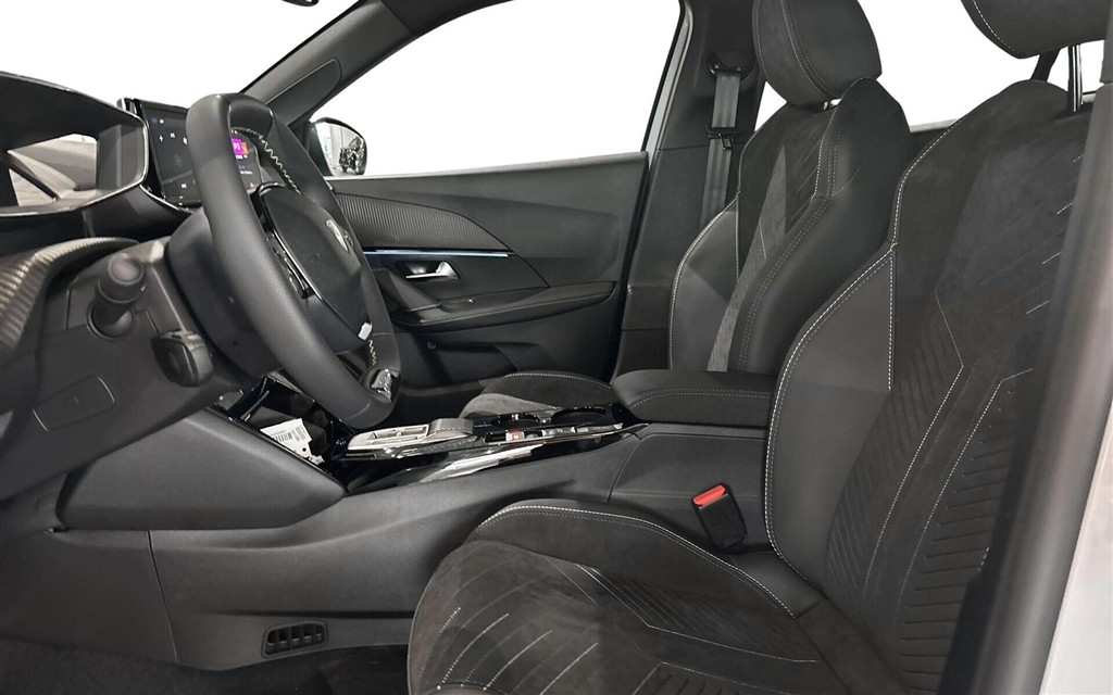 Peugeot e-2008 EL GT 156HK 5d Aut. - Image 9