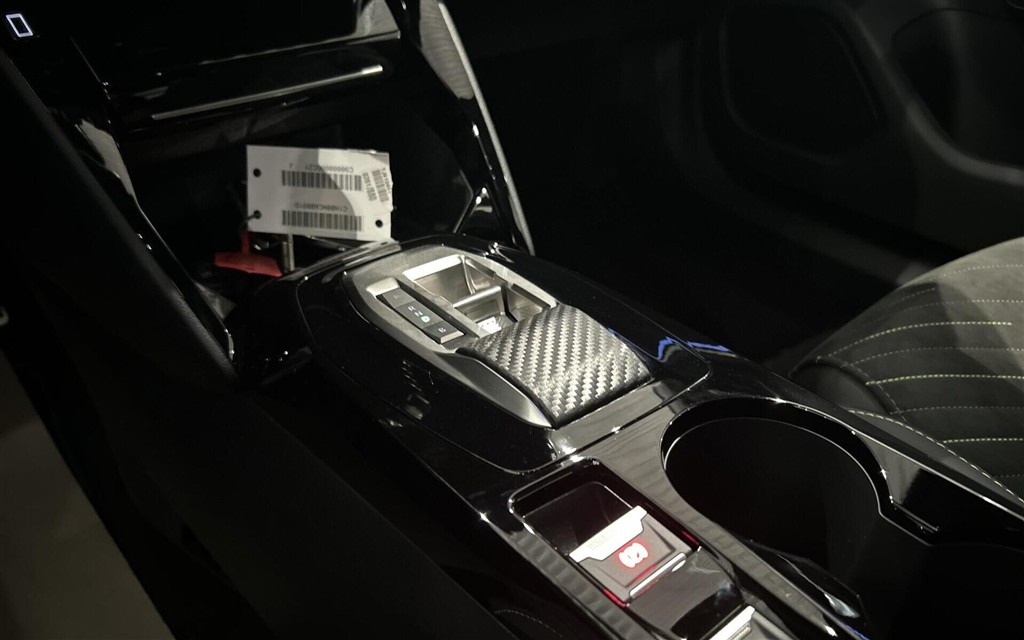Peugeot e-2008 EL GT 156HK 5d Aut. - Image 14