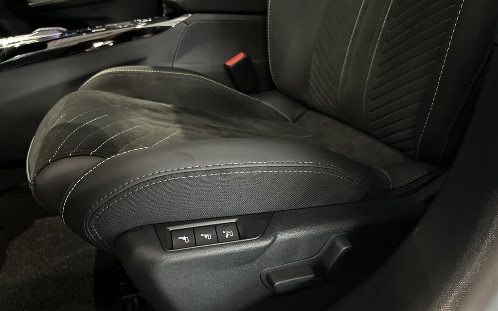 Peugeot e-2008 EL GT 156HK 5d Aut. - Image 18