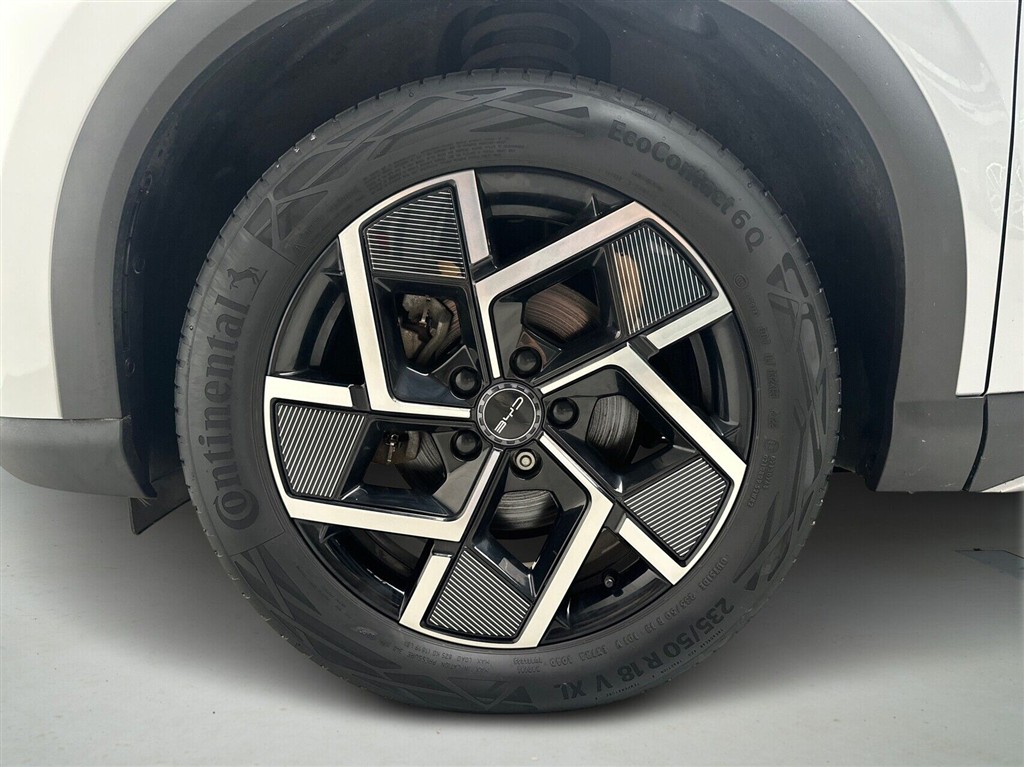 BYD Atto 3 EL Design 204HK 5d Aut. - Image 9