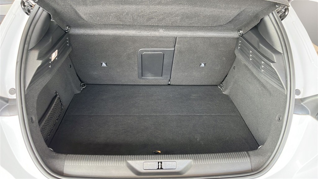 Peugeot e-308 EL First Edition 156HK 5d Aut. - Image 8