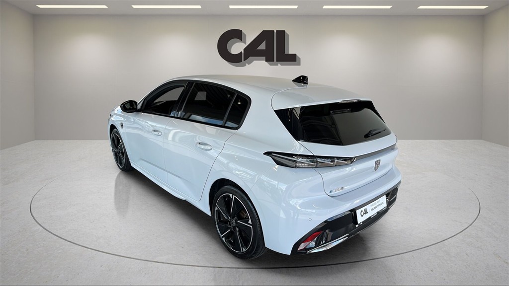 Peugeot e-308 EL First Edition 156HK 5d Aut. - Image 3