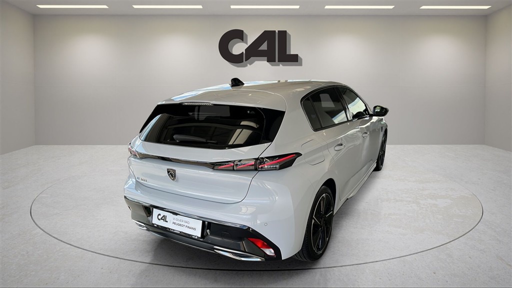 Peugeot e-308 EL First Edition 156HK 5d Aut. - Image 4