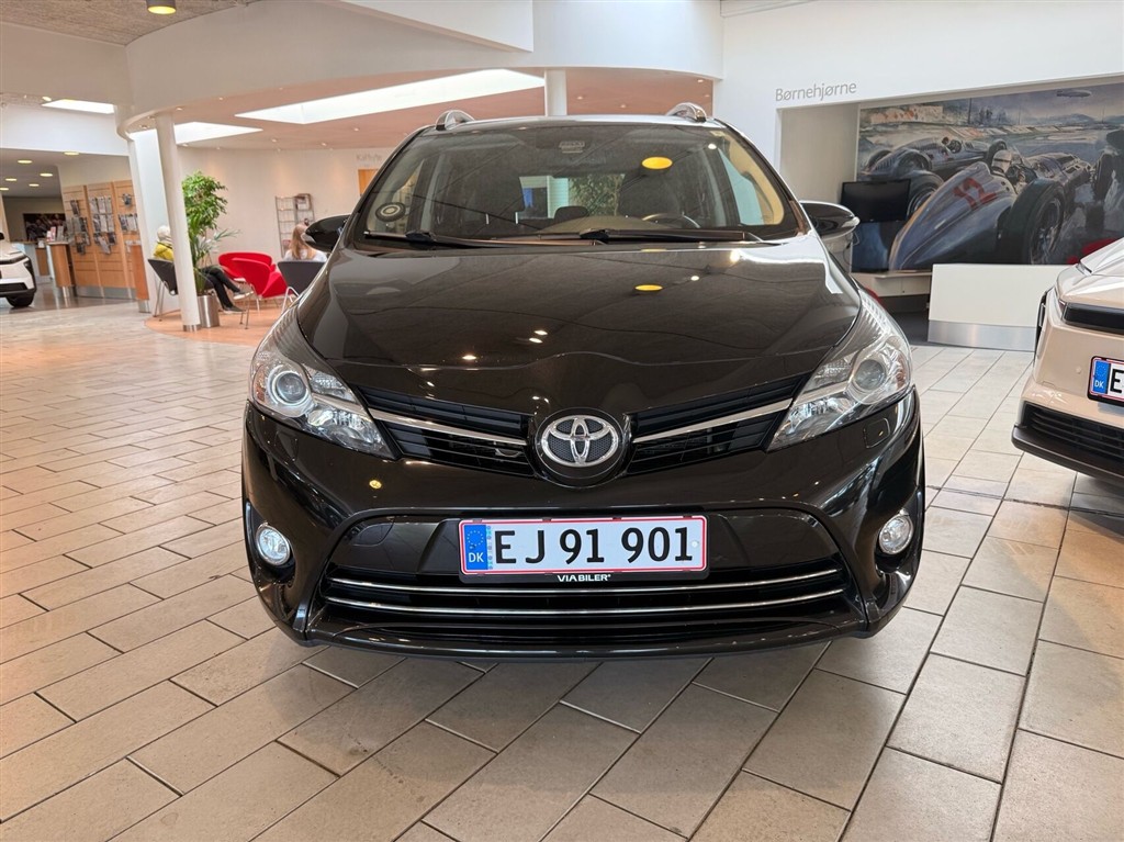 Toyota Verso 5 pers. 1,8 VVT-I T2 Premium Multidrive S 147HK 6g Aut. - Image 2