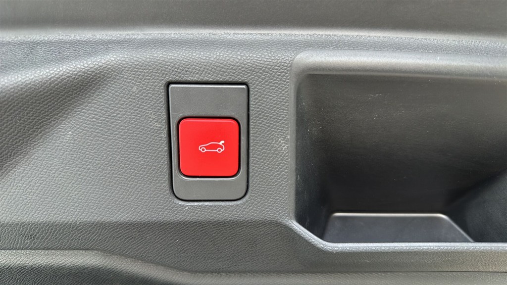 Peugeot e-5008 EL GT Pack 210HK 5d Aut. - Image 10