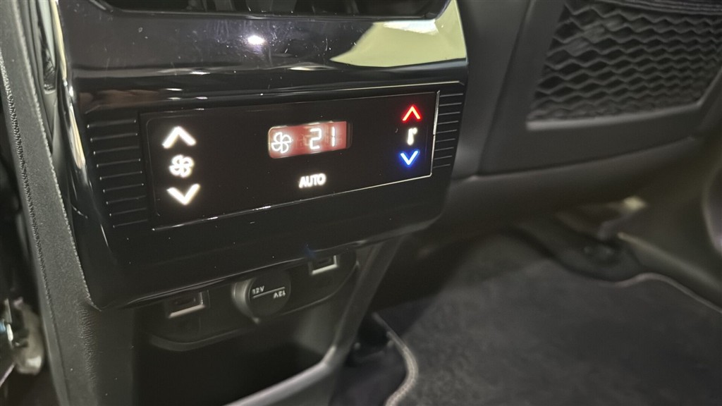 Peugeot e-5008 EL GT Pack 210HK 5d Aut. - Image 11