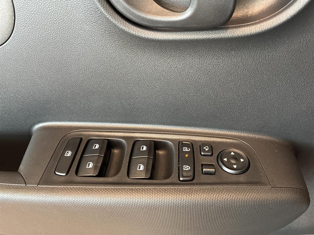 Hyundai Inster EL Pixel 49 kWh 116hk - Image 11