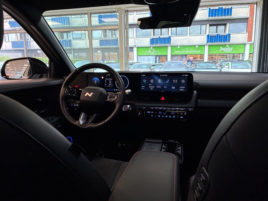 Hyundai Ioniq 5 Electric 84 kWh N-line+ 229HK 5d Aut. - Image 6