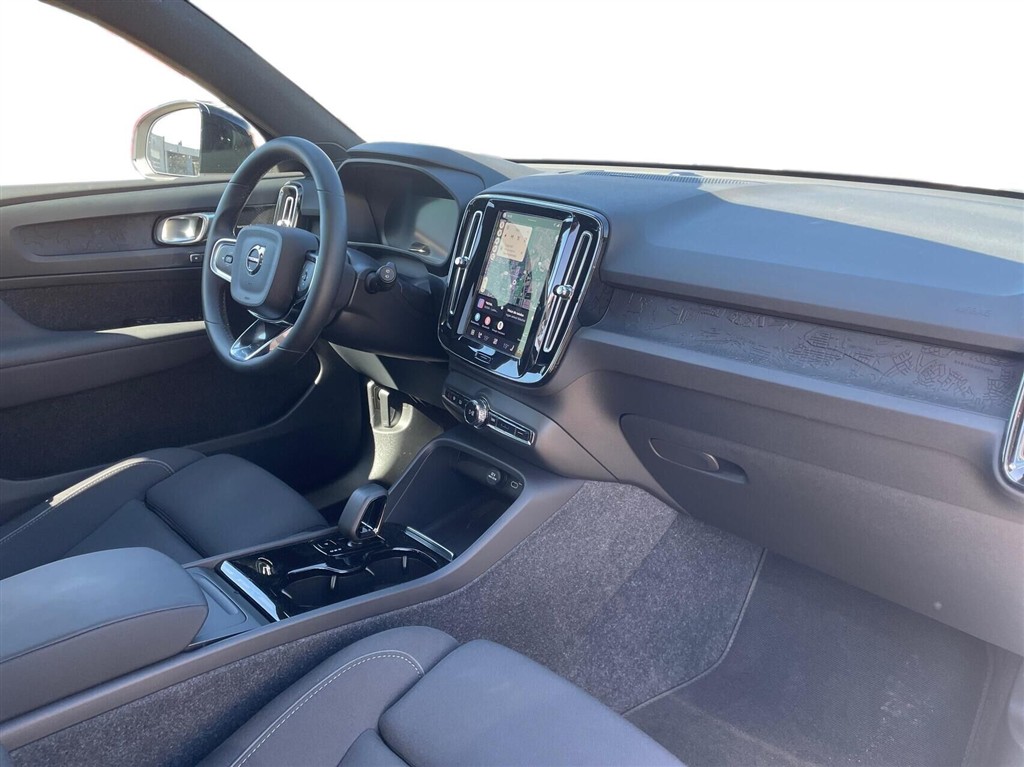 Volvo XC40 Recharge Extended Range Ultimate 252HK 5d Aut. - Image 14