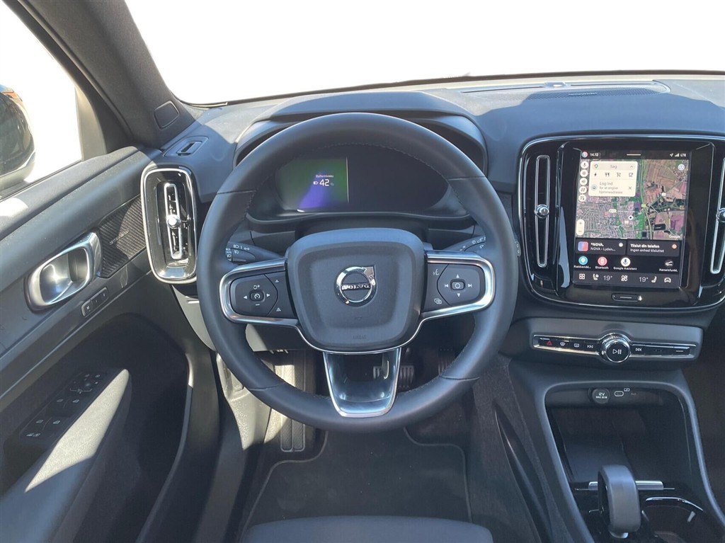 Volvo XC40 Recharge Extended Range Ultimate 252HK 5d Aut. - Image 16