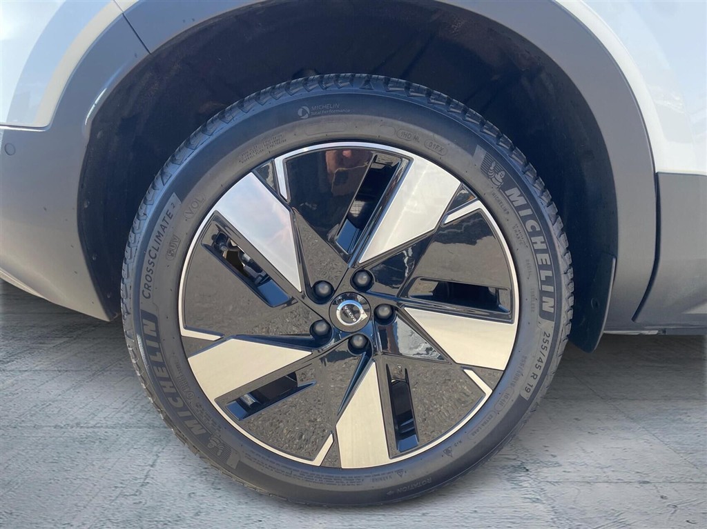Volvo XC40 Recharge Extended Range Ultimate 252HK 5d Aut. - Image 18