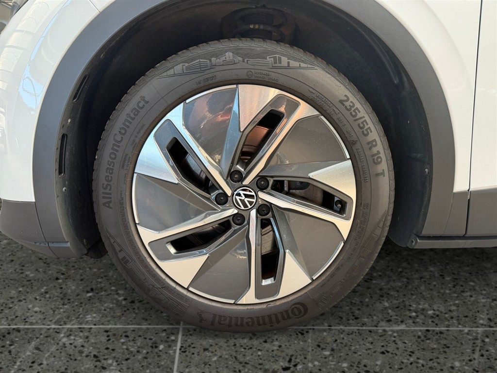 VW ID.4 EL Pro Performance 204HK 5d Aut. - Image 9