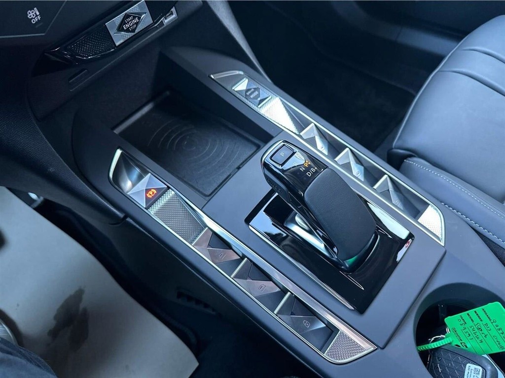 DS DS3 Crossback E-Tense Opera 156HK 5d Aut. - Image 13