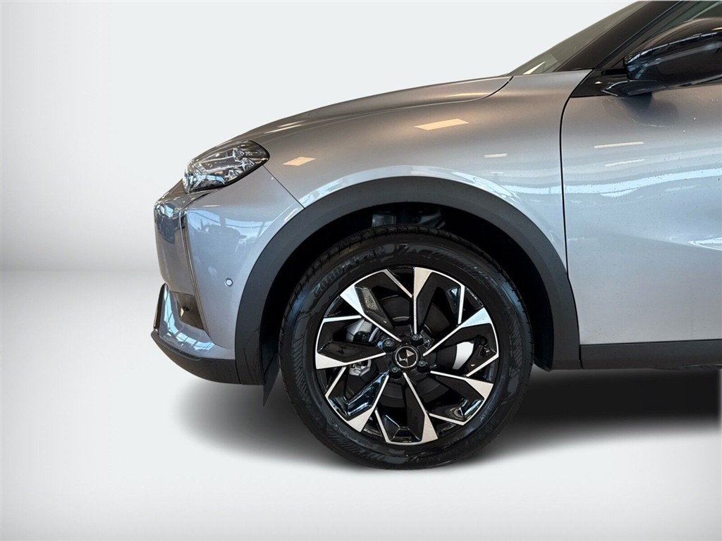 DS DS3 Crossback E-Tense Opera 156HK 5d Aut. - Image 9