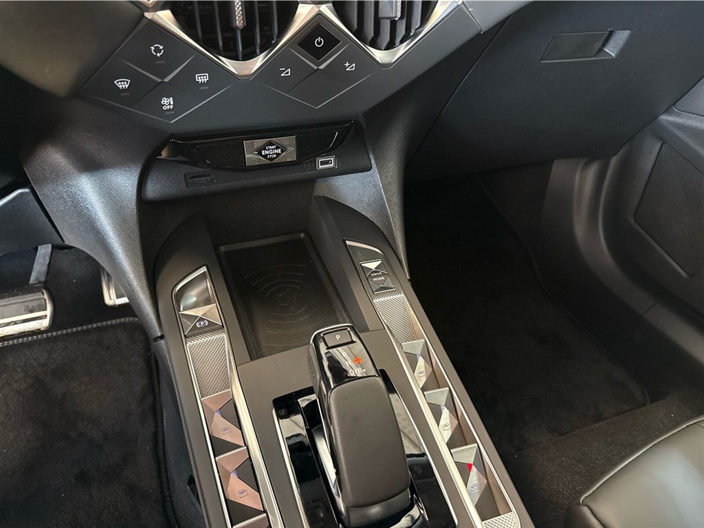 DS DS3 Crossback E-Tense Opera 156HK 5d Aut. - Image 12