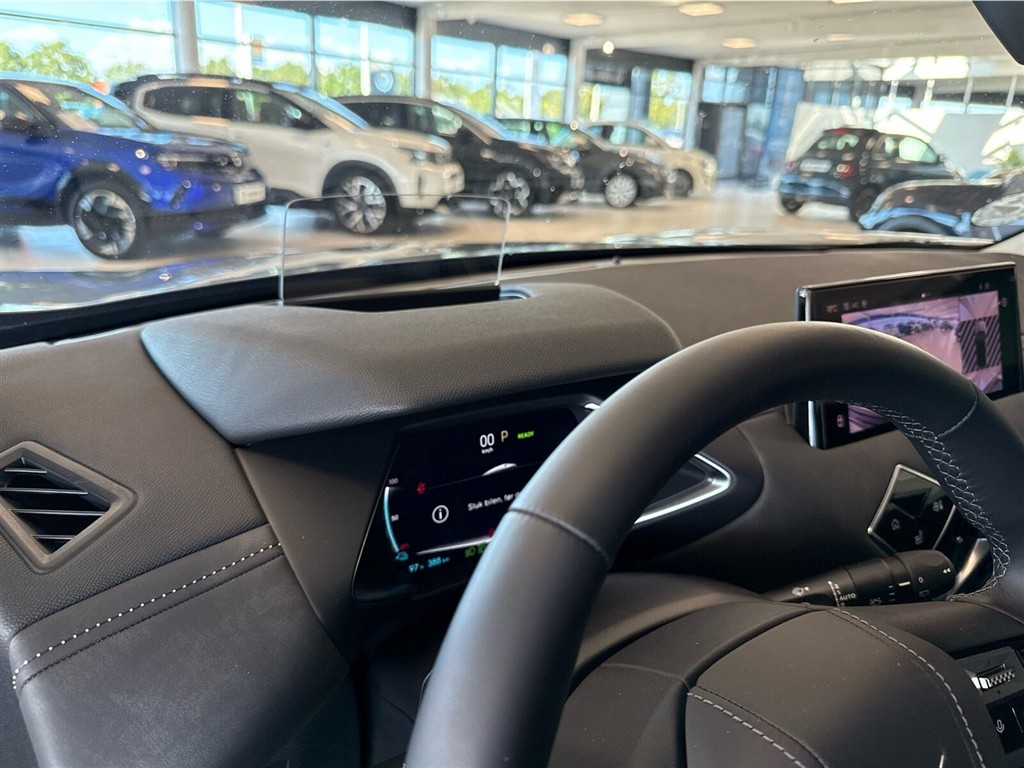 DS DS3 Crossback E-Tense Opera 156HK 5d Aut. - Image 14