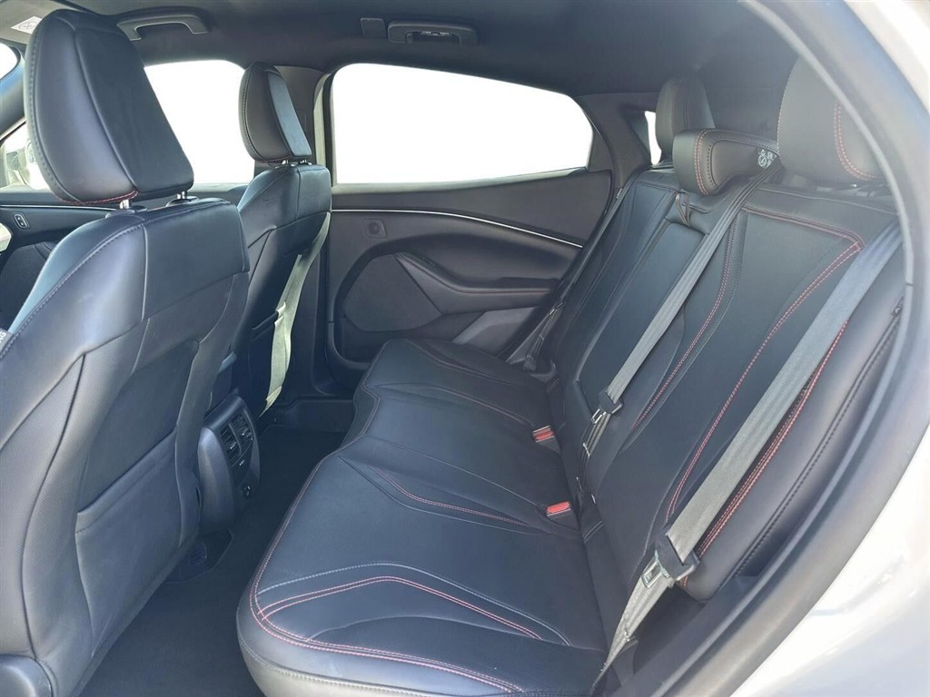Ford Mustang Mach-E EL UR Premium 294HK 5d Aut. - Image 6