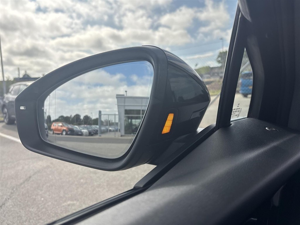 Audi Q4 50 E-tron Attitude Quattro 299HK 5d Aut. - Image 19