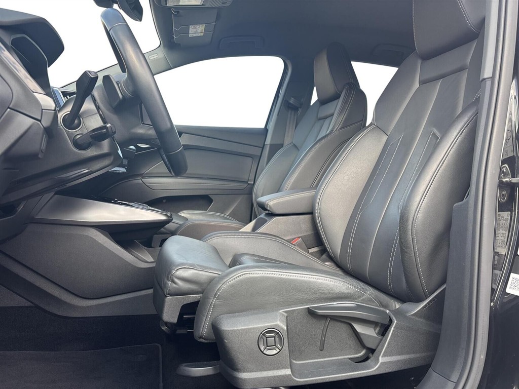 Audi Q4 50 E-tron Attitude Quattro 299HK 5d Aut. - Image 4