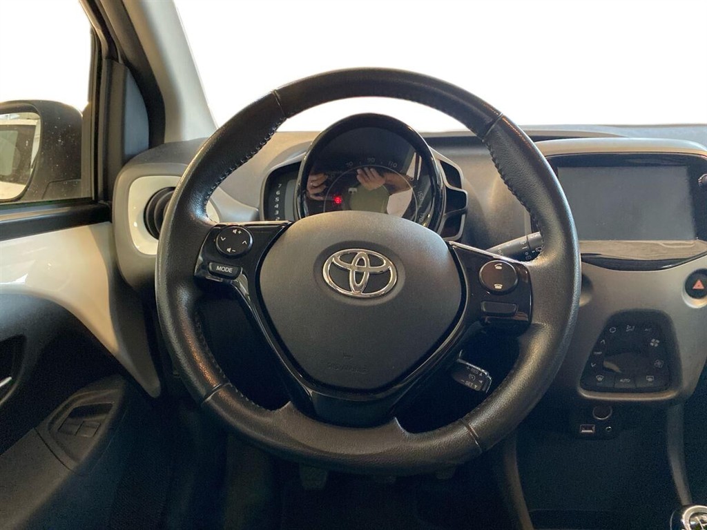Toyota Aygo 1,0 VVT-I X-Sky 72HK 5d - Image 11