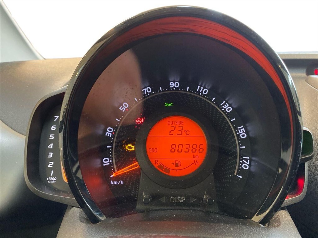 Toyota Aygo 1,0 VVT-I X-Sky 72HK 5d - Image 13