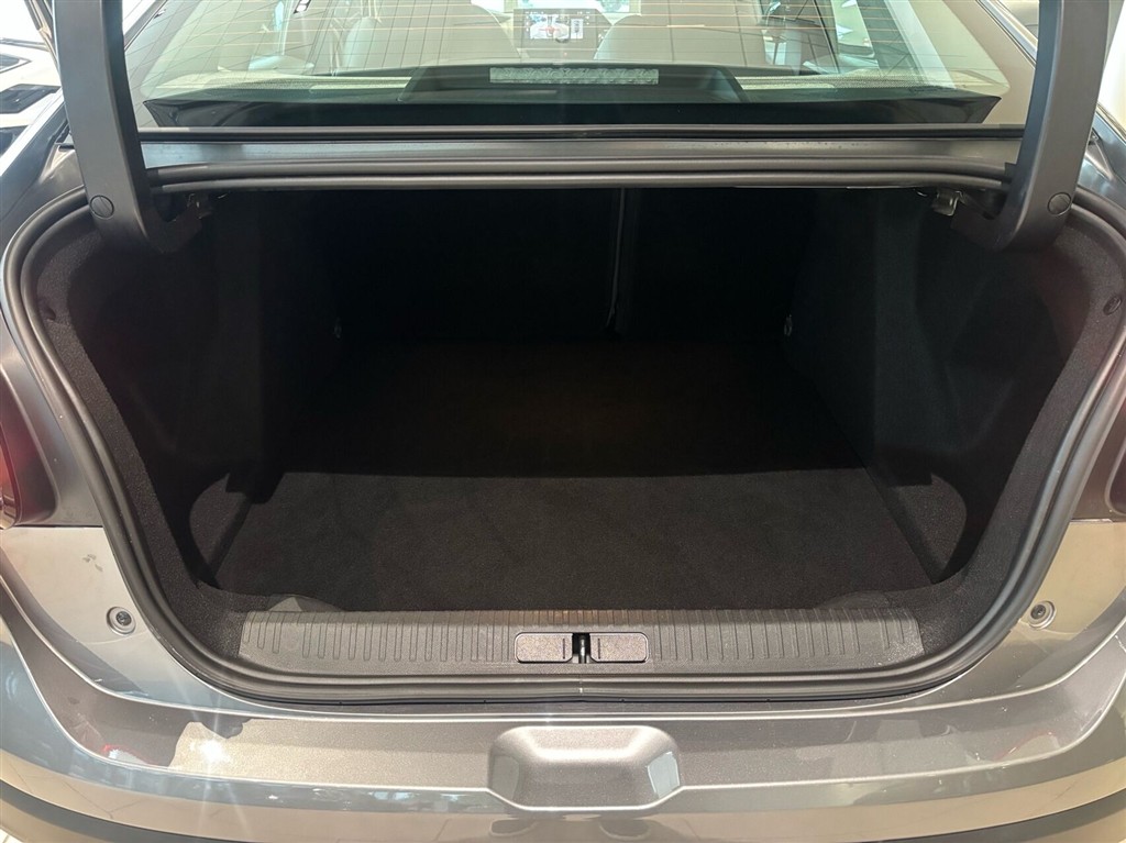 Citroën e-C4 X EL Plus 156HK 5d Aut. - Image 10