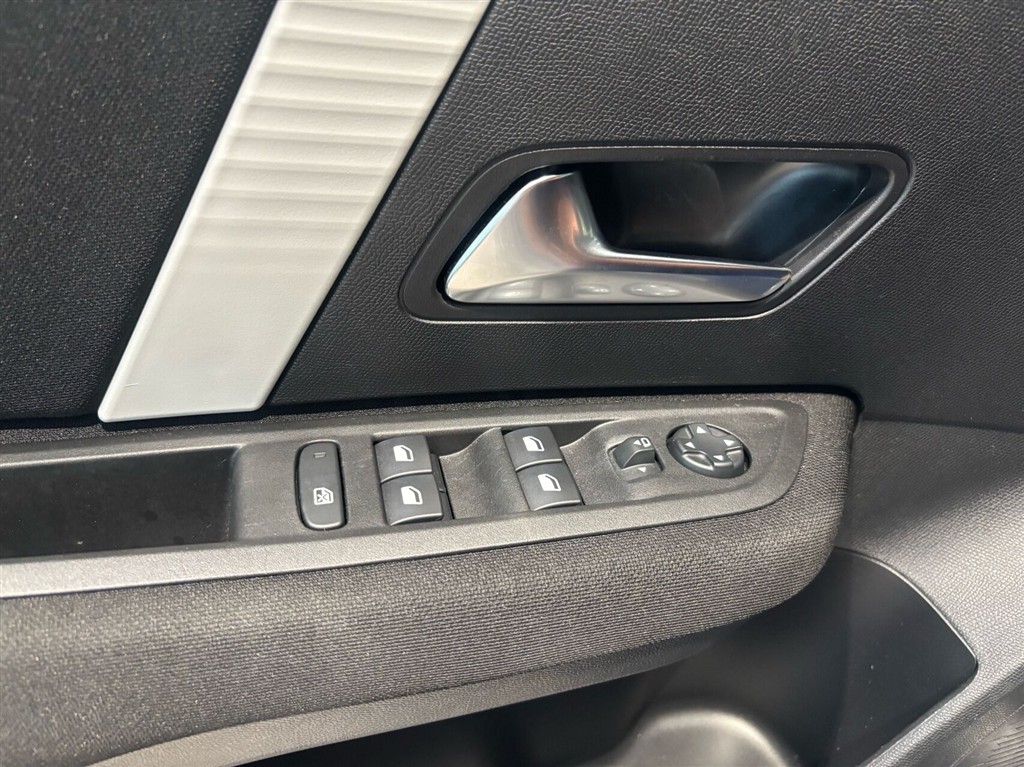 Citroën e-C4 X EL Plus 156HK 5d Aut. - Image 20