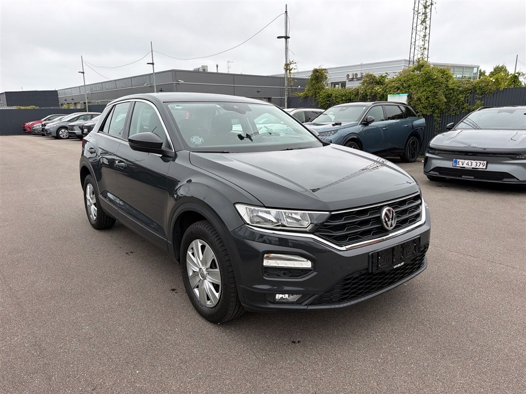 VW T-Roc 1,0 TSI City 115HK 5d 6g - Image 3