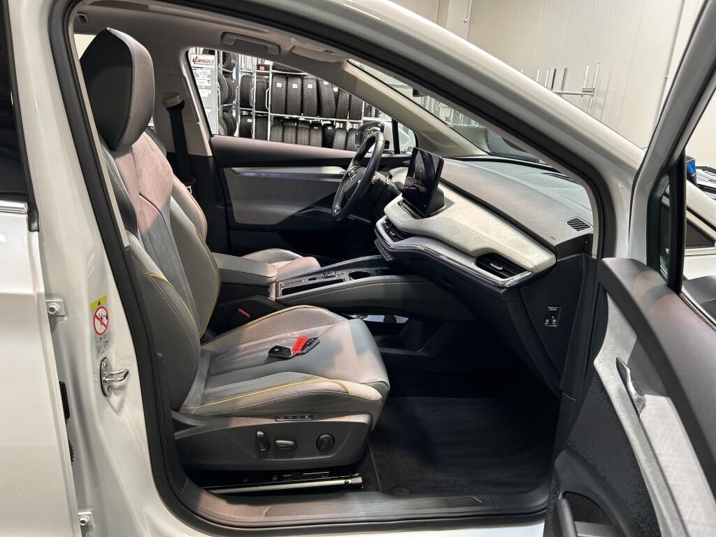 Skoda Enyaq 80 iV Selection Lounge 204HK 5d Aut. - Image 3