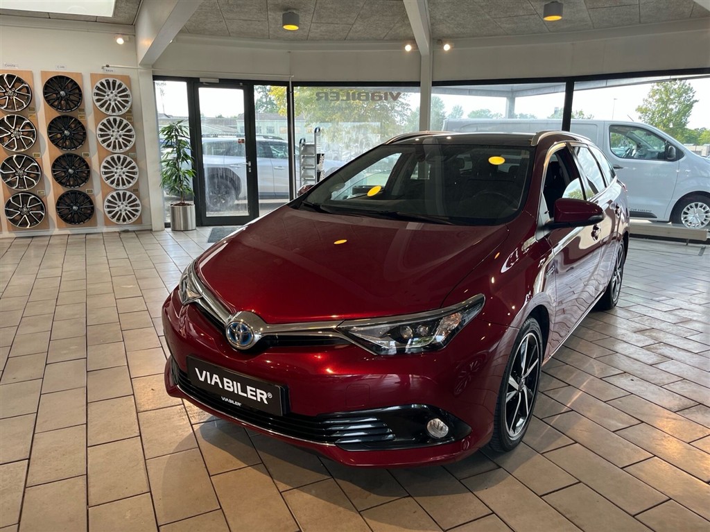 Toyota Auris Touring Sports 1,8 Hybrid Spirit 136HK Stc Aut. - Image 2