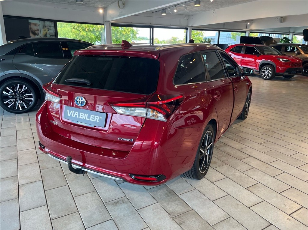Toyota Auris Touring Sports 1,8 Hybrid Spirit 136HK Stc Aut. - Image 3