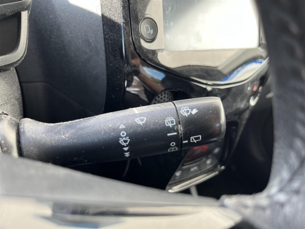 Peugeot 108 1,0 e-Vti Allure+ 72HK 5d - Image 12