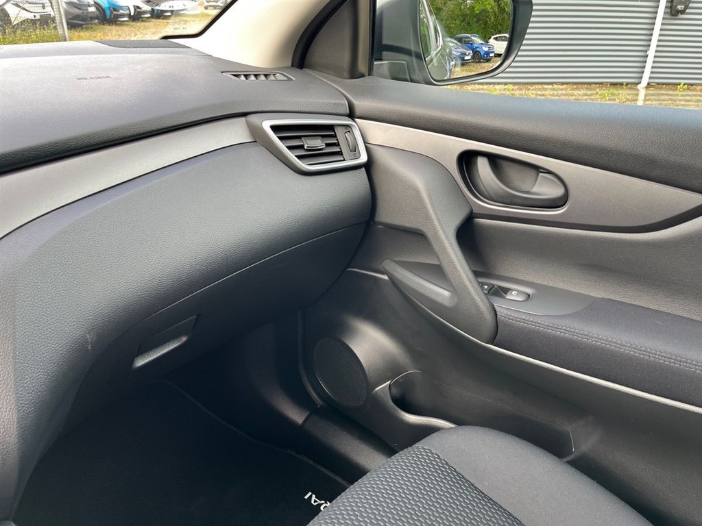 Nissan Qashqai 1,3 Dig-T Visia 140HK 5d 6g - Image 19