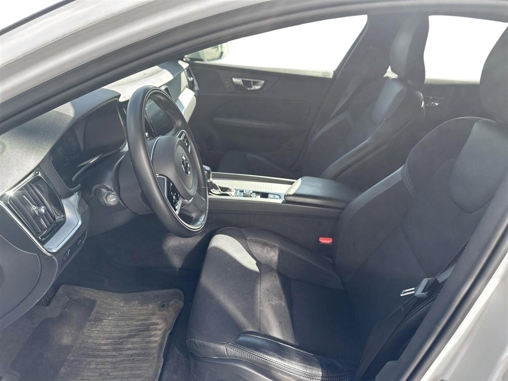 Volvo V60 Cross Country 2,0 D4 AWD 190HK Stc 8g Aut. - Image 6