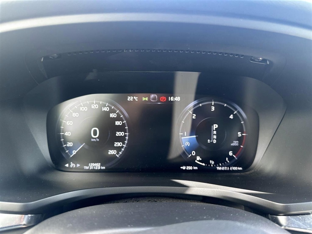 Volvo V60 Cross Country 2,0 D4 AWD 190HK Stc 8g Aut. - Image 10