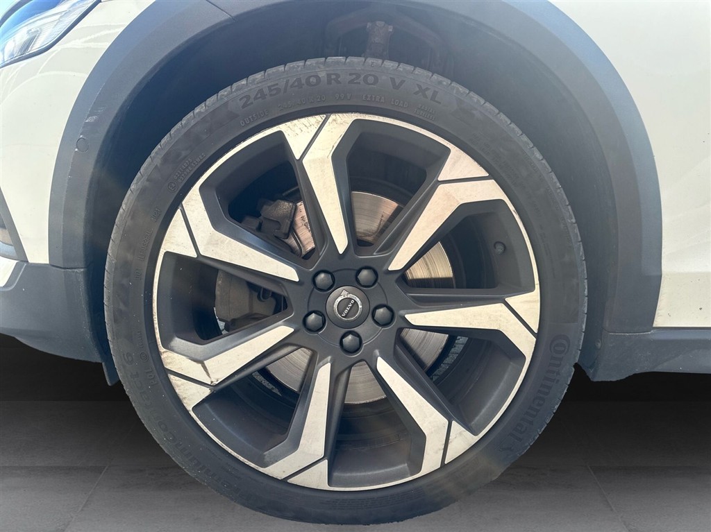 Volvo V60 Cross Country 2,0 D4 AWD 190HK Stc 8g Aut. - Image 17