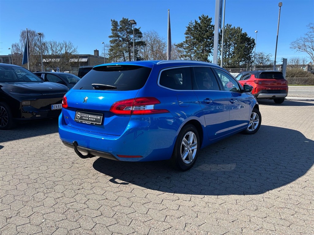 Peugeot 308 SW 1,2 PureTech Allure Pack 130HK Stc 6g - Image 4