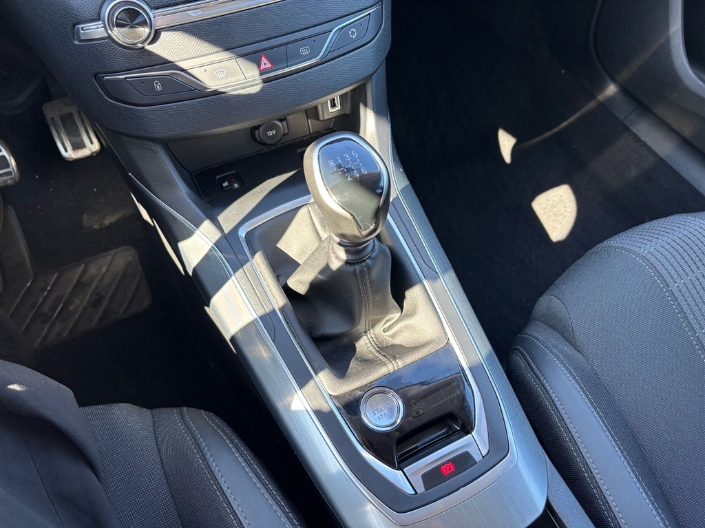 Peugeot 308 SW 1,2 PureTech Allure Pack 130HK Stc 6g - Image 12