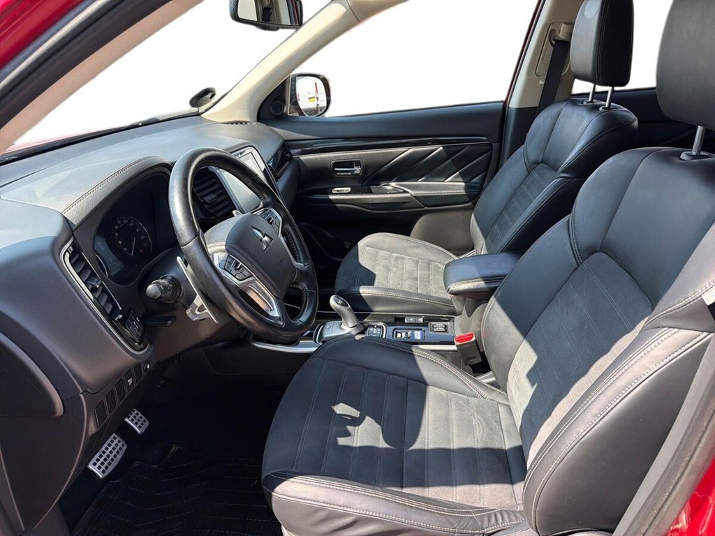 Mitsubishi Outlander 2,4 PHEV Plugin-hybrid Inform+ 4WD 224HK 5d 6g Trinl. Gear - Image 10
