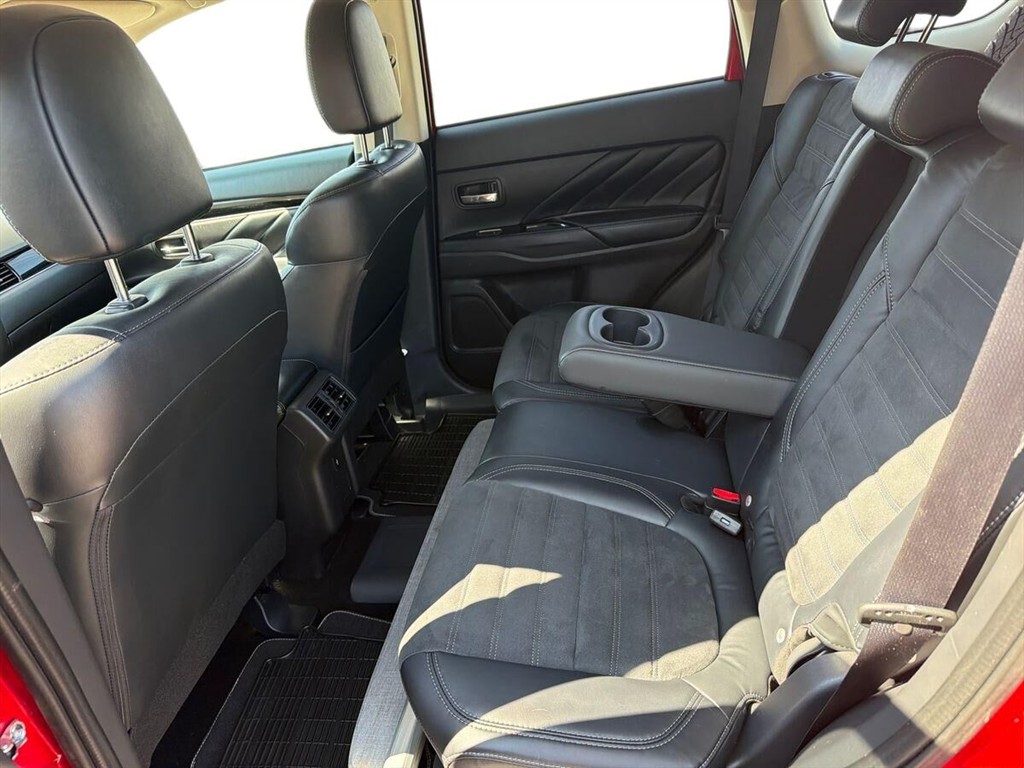 Mitsubishi Outlander 2,4 PHEV Plugin-hybrid Inform+ 4WD 224HK 5d 6g Trinl. Gear - Image 11