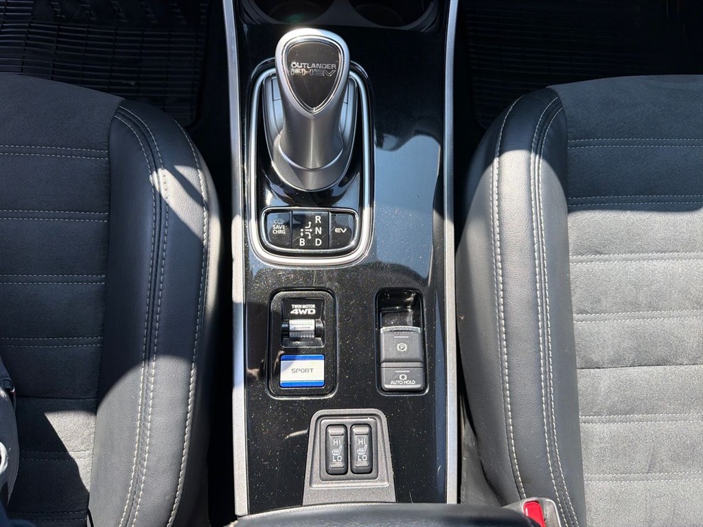 Mitsubishi Outlander 2,4 PHEV Plugin-hybrid Inform+ 4WD 224HK 5d 6g Trinl. Gear - Image 21