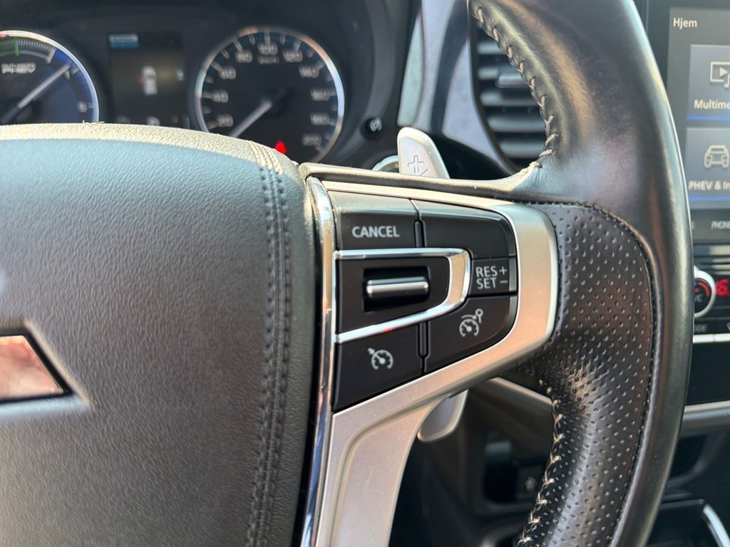 Mitsubishi Outlander 2,4 PHEV Plugin-hybrid Inform+ 4WD 224HK 5d 6g Trinl. Gear - Image 23