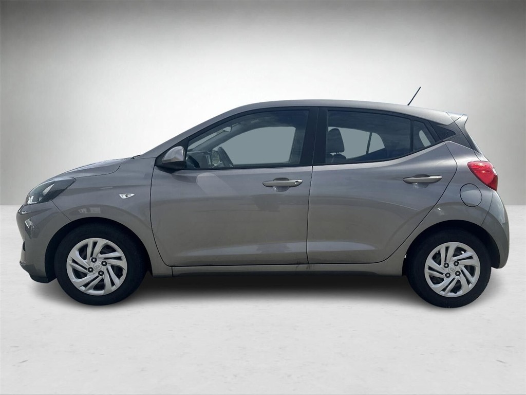 Hyundai i10 1,0 Essential 67HK 5d - Image 2