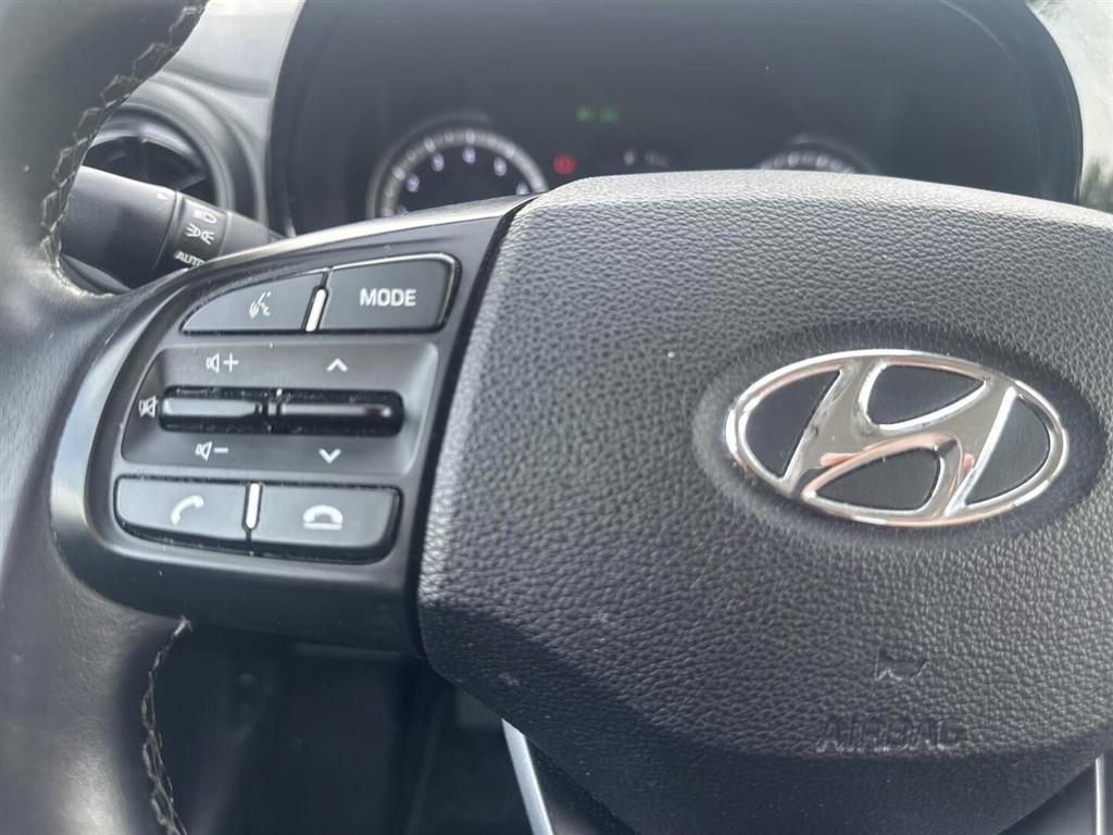 Hyundai i10 1,0 Essential 67HK 5d - Image 9