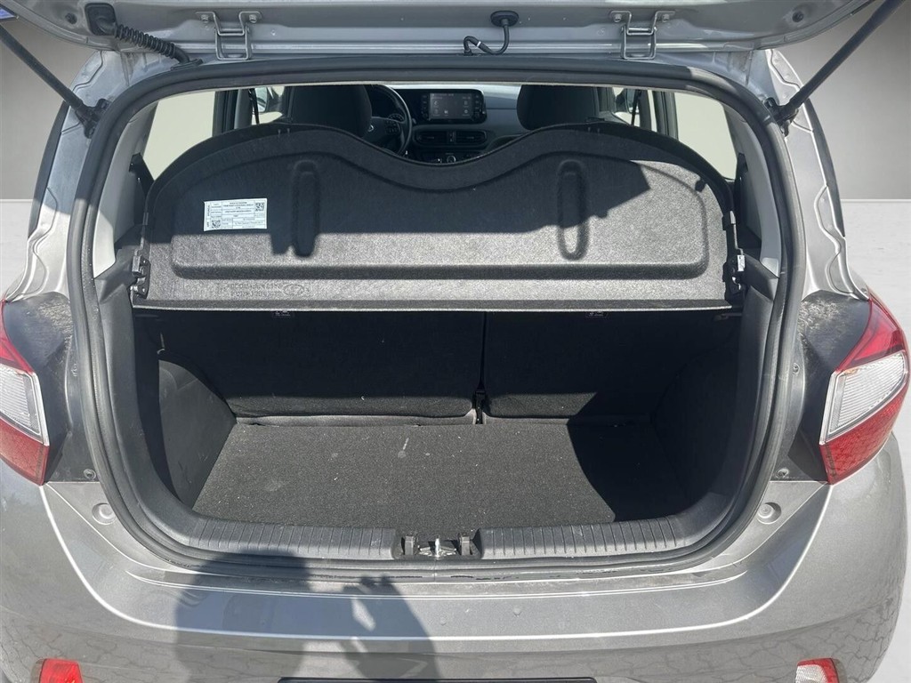 Hyundai i10 1,0 Essential 67HK 5d - Image 16