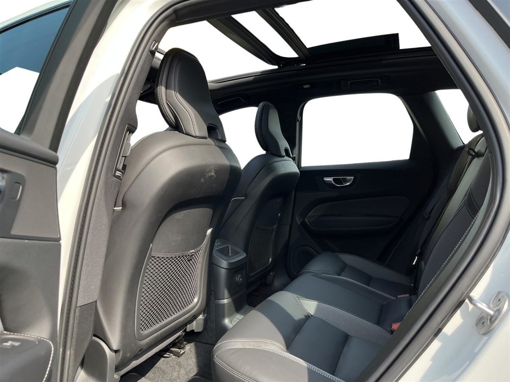 Volvo XC60 2,0 T6 Recharge Plugin-hybrid R-design AWD 350HK 5d 8g Aut. - Image 12