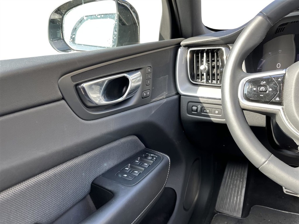 Volvo XC60 2,0 T6 Recharge Plugin-hybrid R-design AWD 350HK 5d 8g Aut. - Image 14