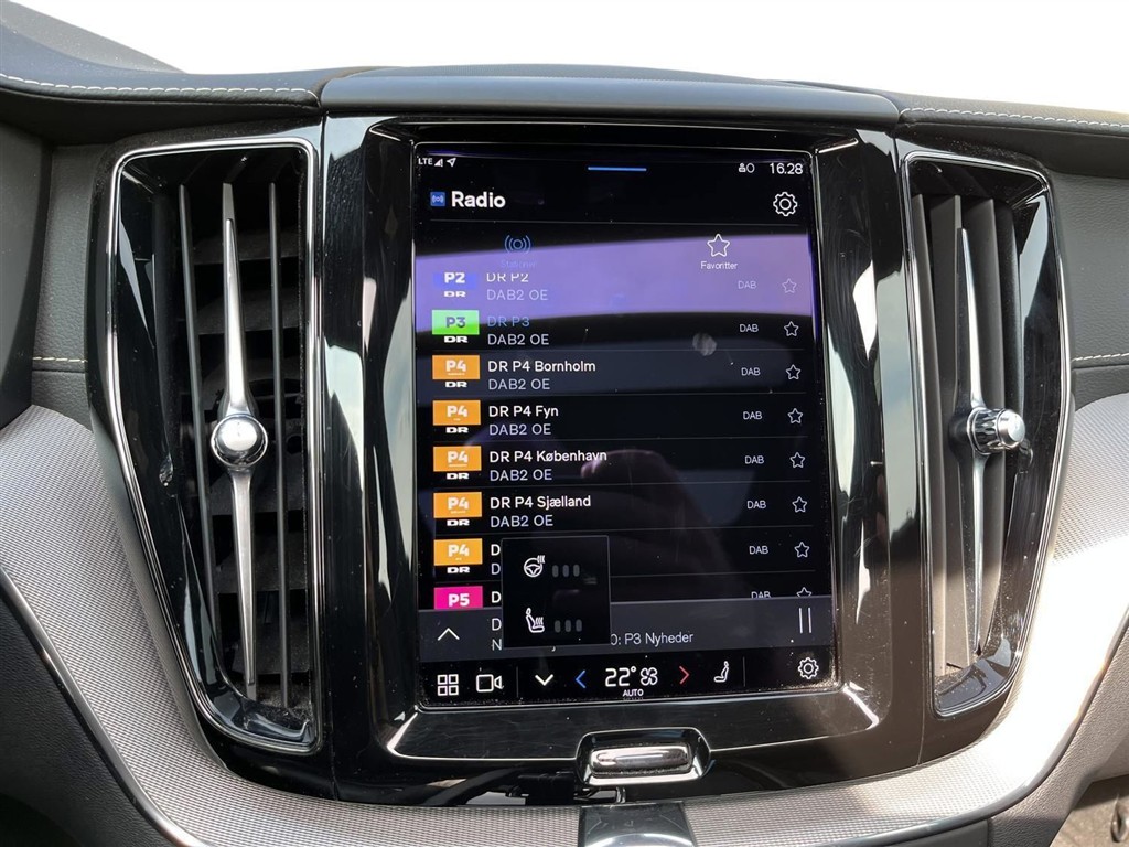 Volvo XC60 2,0 T6 Recharge Plugin-hybrid R-design AWD 350HK 5d 8g Aut. - Image 16