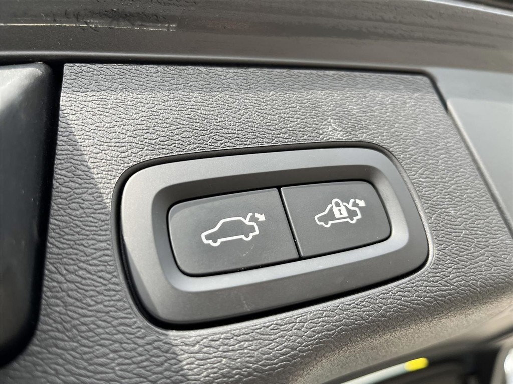 Volvo XC60 2,0 T6 Recharge Plugin-hybrid R-design AWD 350HK 5d 8g Aut. - Image 19